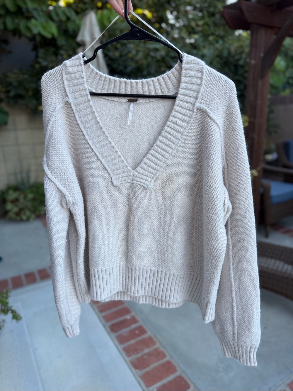 Free People Cream Chunky Knit V-Neck Sweater 🤍 Large